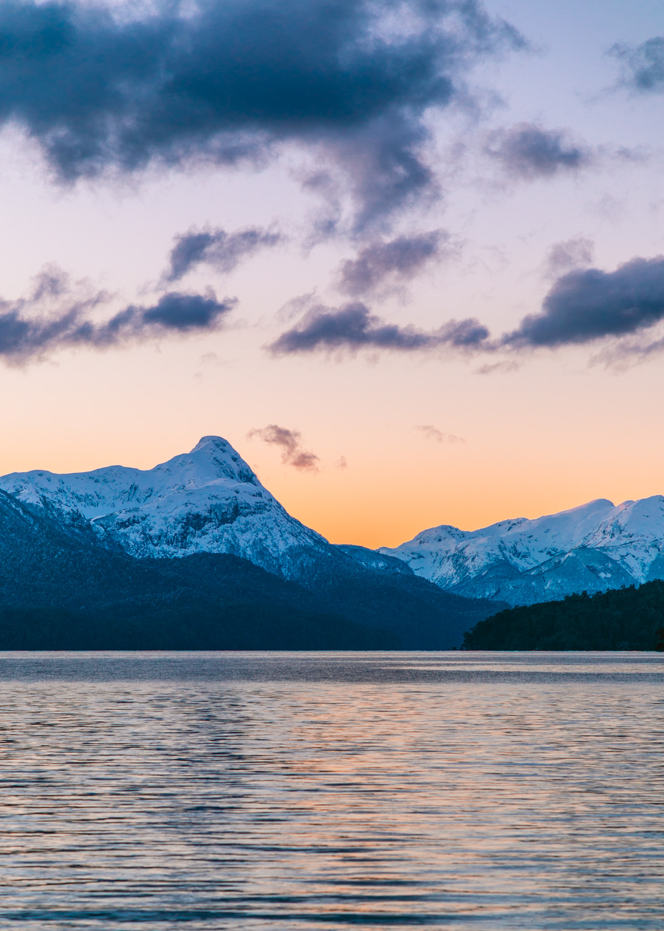Fotografia fine art de montana nevada y lago en la Patagonia